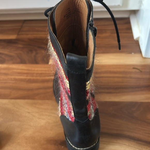 Sofft Avery Southwestern Black Leather Lace Up Boots SZ 8M - Picture 8 of 9